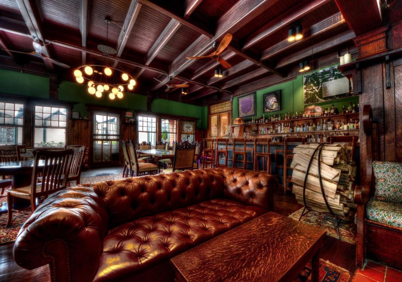 Apple Tree Inn 레녹스 외부 사진