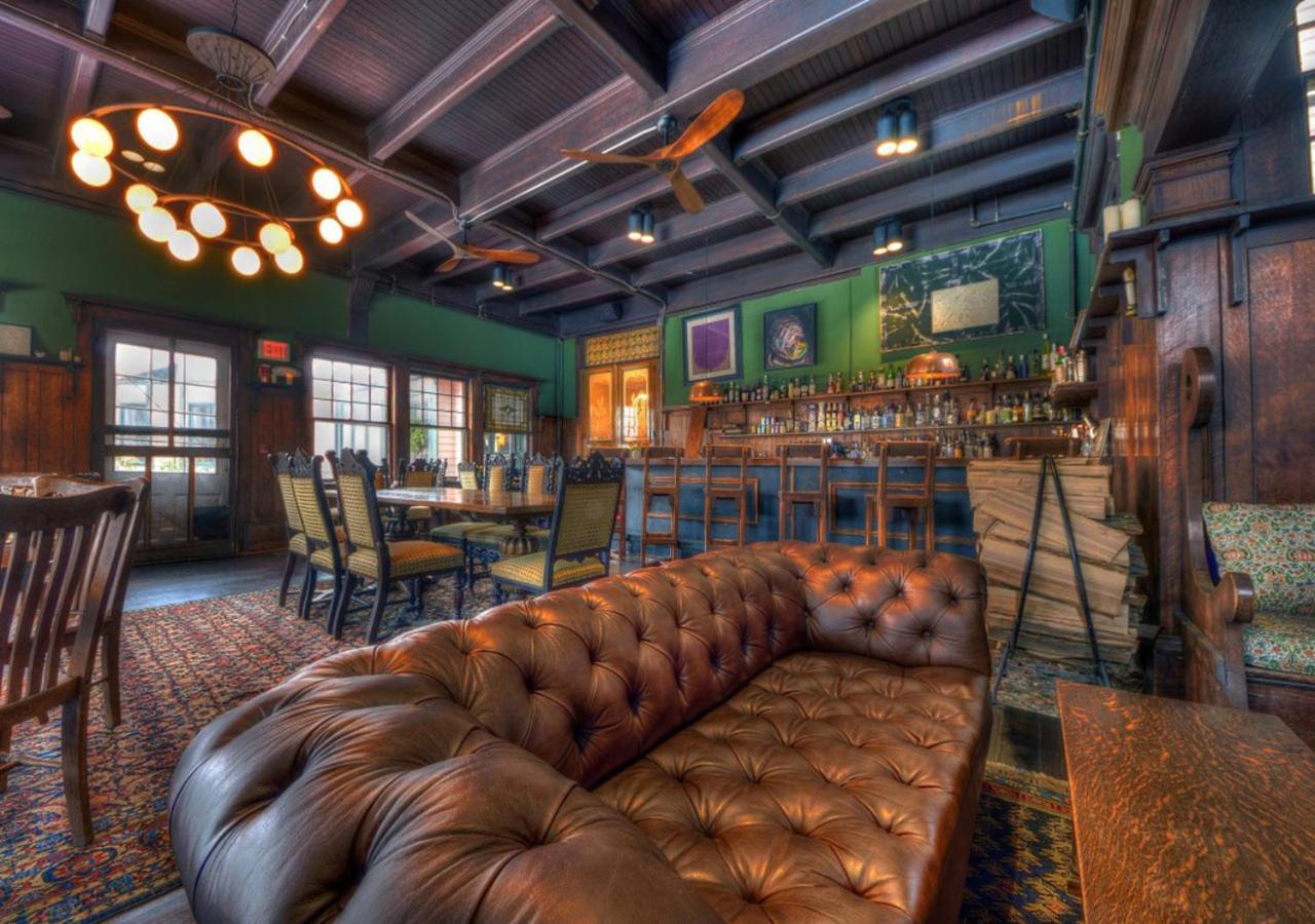 Apple Tree Inn 레녹스 외부 사진